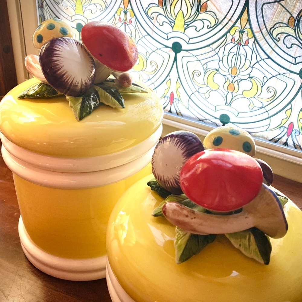 Vintage Seymour Mann Ceramic Mushroom Canisters | Set of 2 - Picture 4 of 8